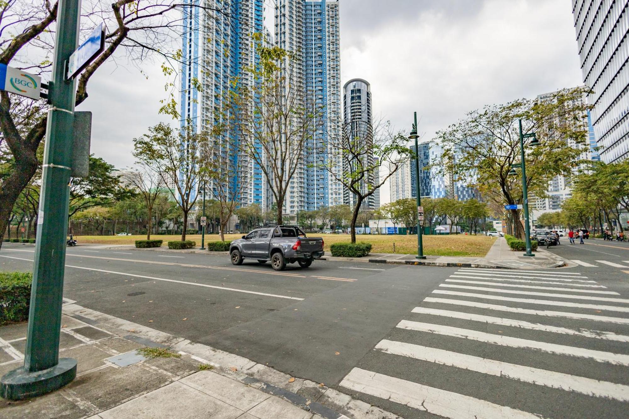 New 2Br Of 86Sqm With Parking & Netflix In Bgc Apartment Manila Luaran gambar